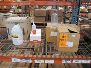 LOT TO INCLUDE: COMPRESSOR KIT, LEAK DETECTOR 2OZ BOTTLES, OIL SAMPLE KIT, ETC.. LOADING & HANDLING FEE $15-4183